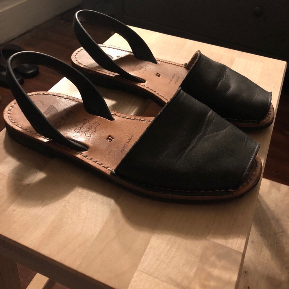 RIA Avarca leather sandals